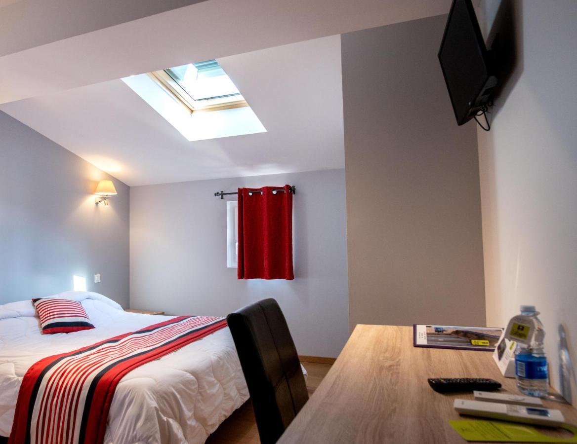 Logis Hotel De La Tour Libourne Exterior foto